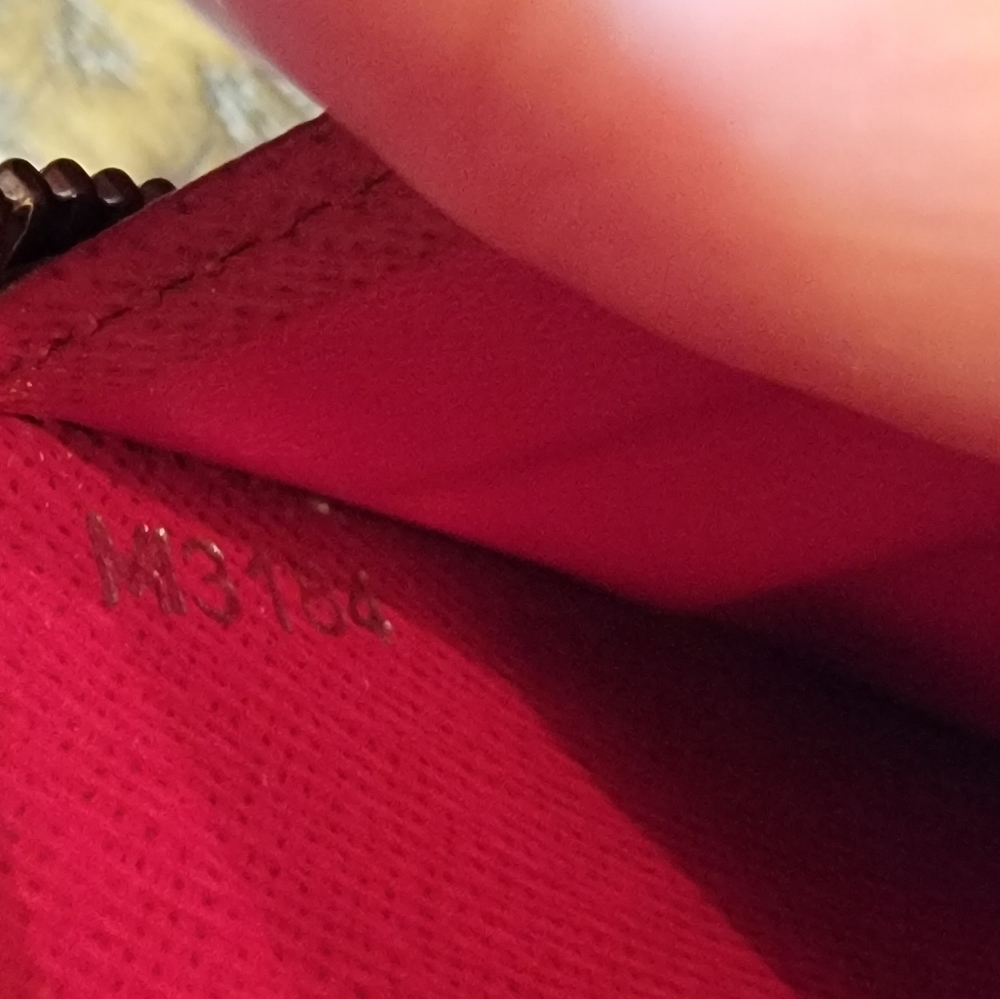 Louis Vuitton Epi Leather Long Wallet - Picture 15 of 16